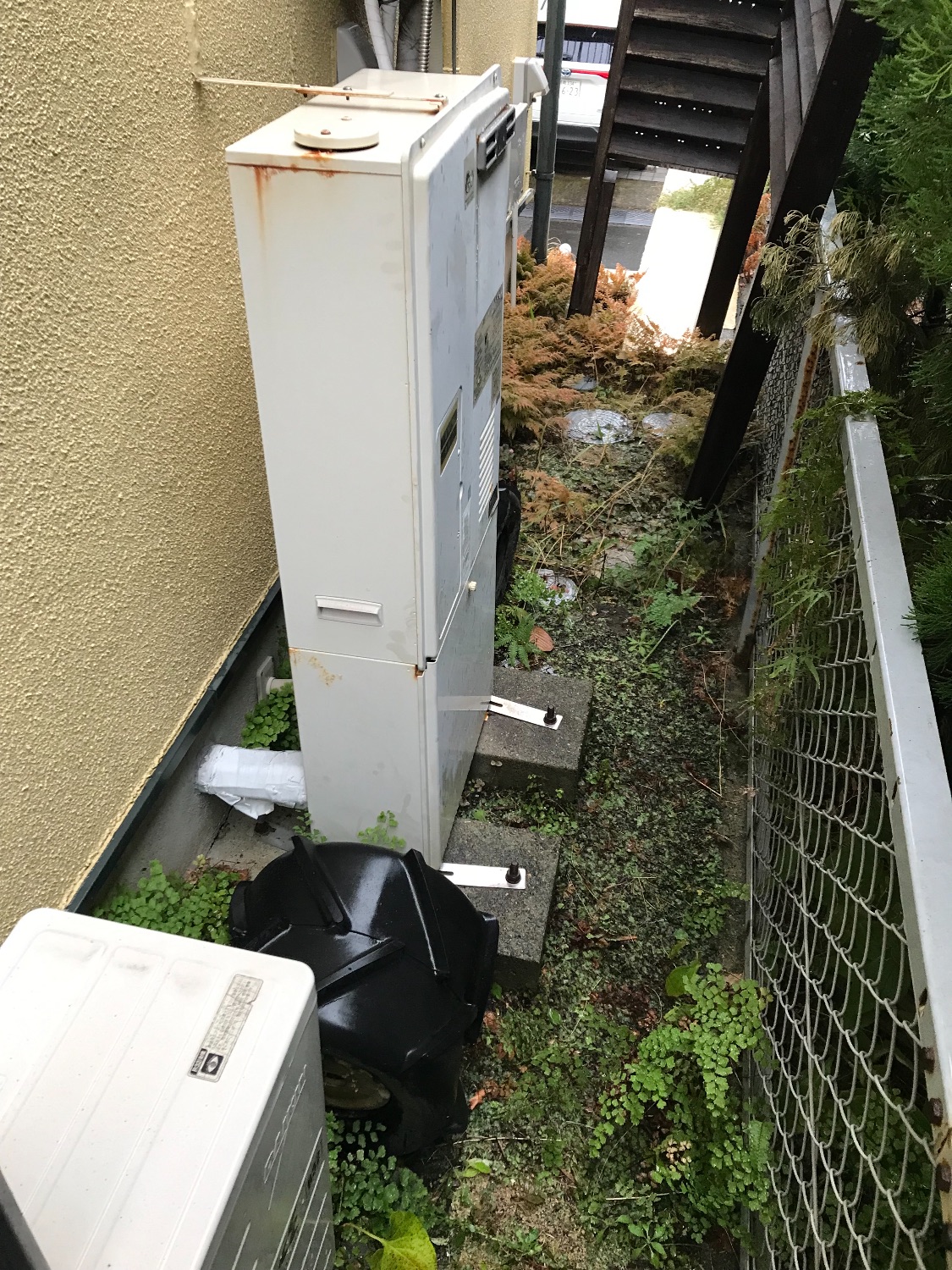 施工前 | 藤沢市周辺エリアのガス給湯器・電気温水器・エコキュート交換｜ 株式会社内藤商事