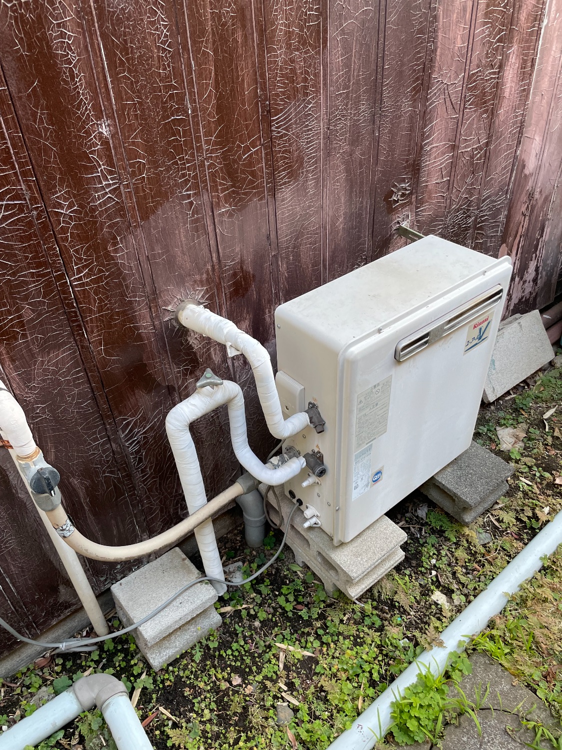 施工前 | 藤沢市周辺エリアのガス給湯器・電気温水器・エコキュート交換｜ 株式会社内藤商事