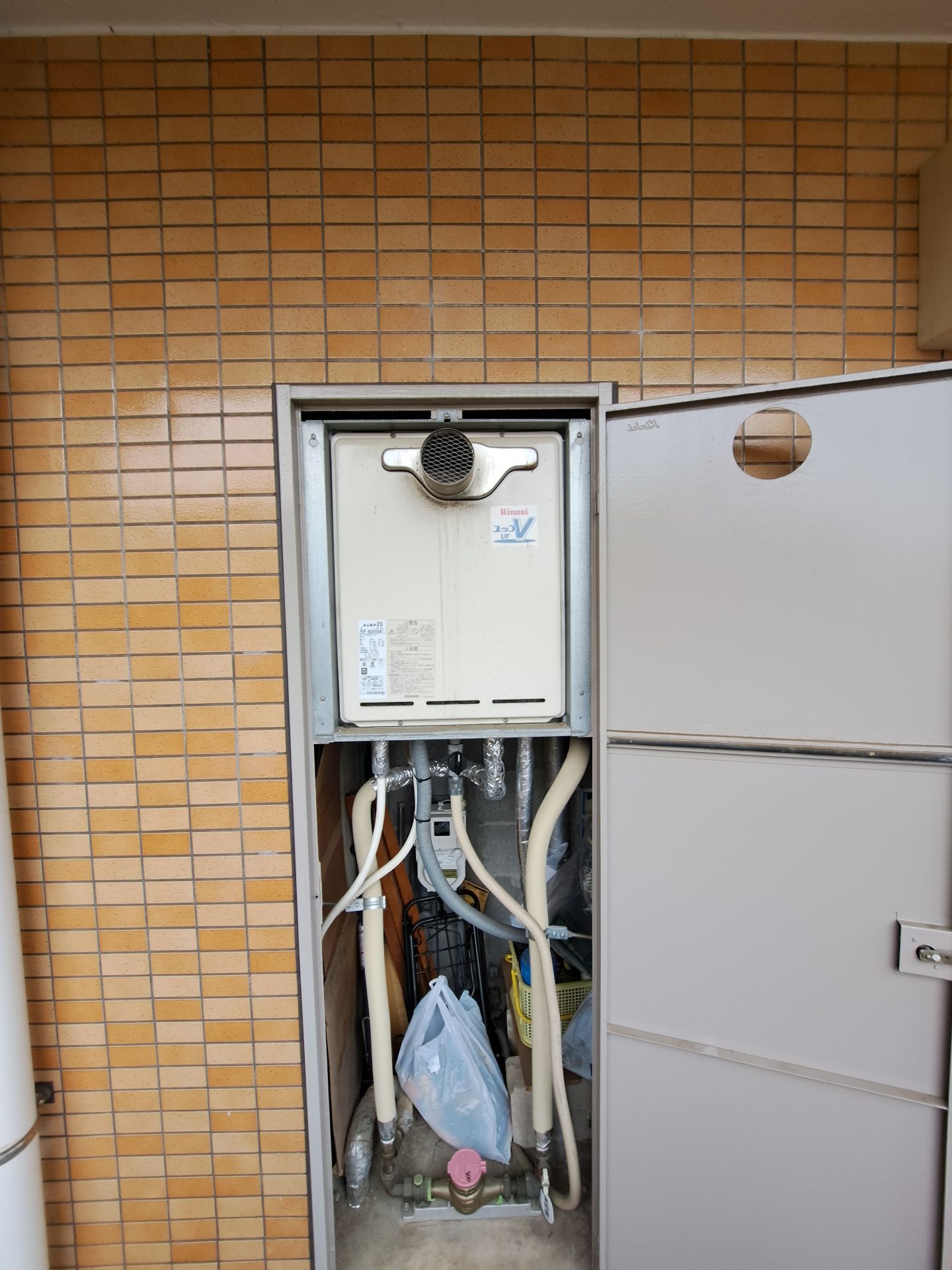 施工前 | 藤沢市周辺エリアのガス給湯器・電気温水器・エコキュート交換｜ 株式会社内藤商事