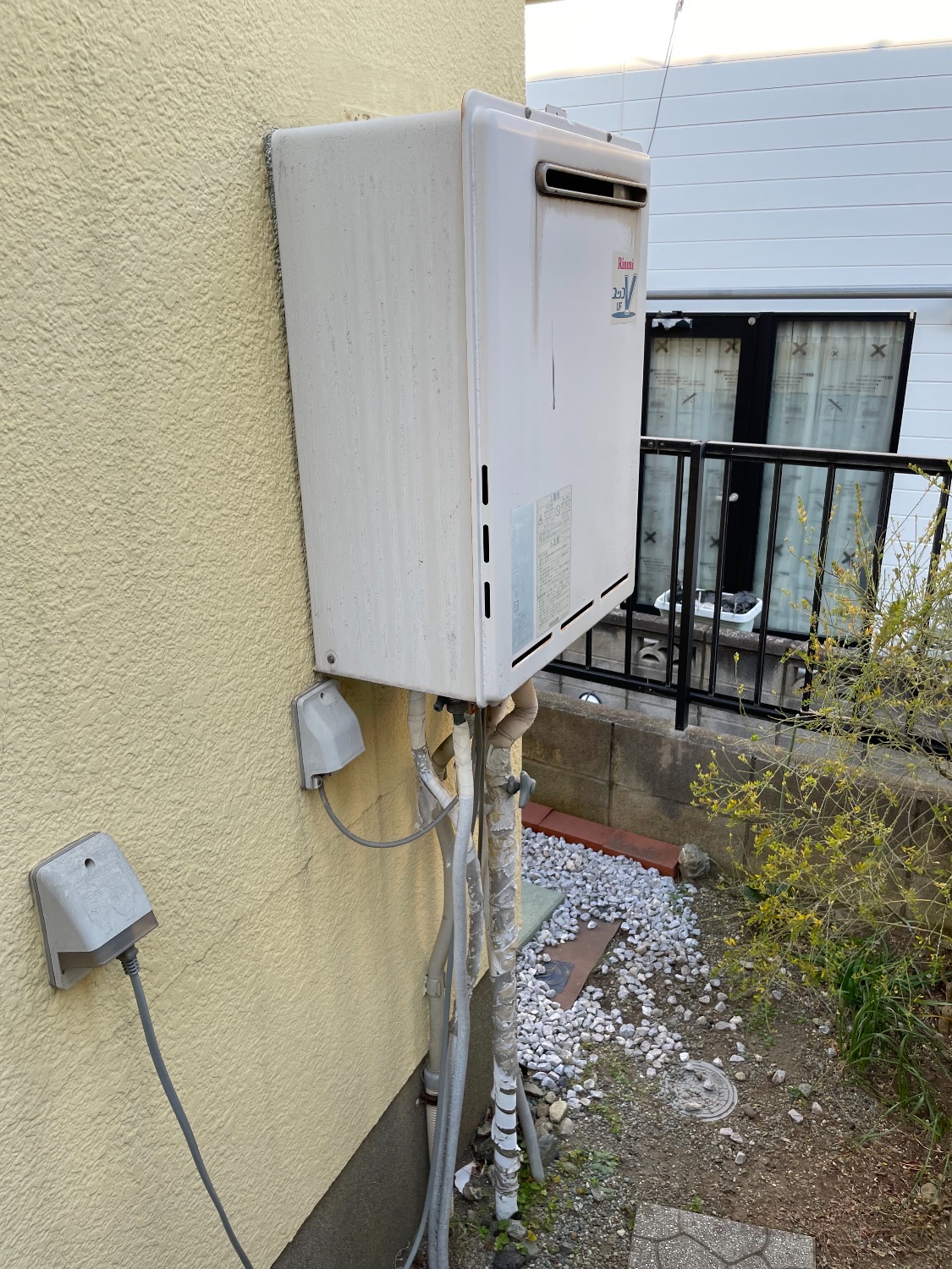 施工前 | 藤沢市周辺エリアのガス給湯器・電気温水器・エコキュート交換｜ 株式会社内藤商事