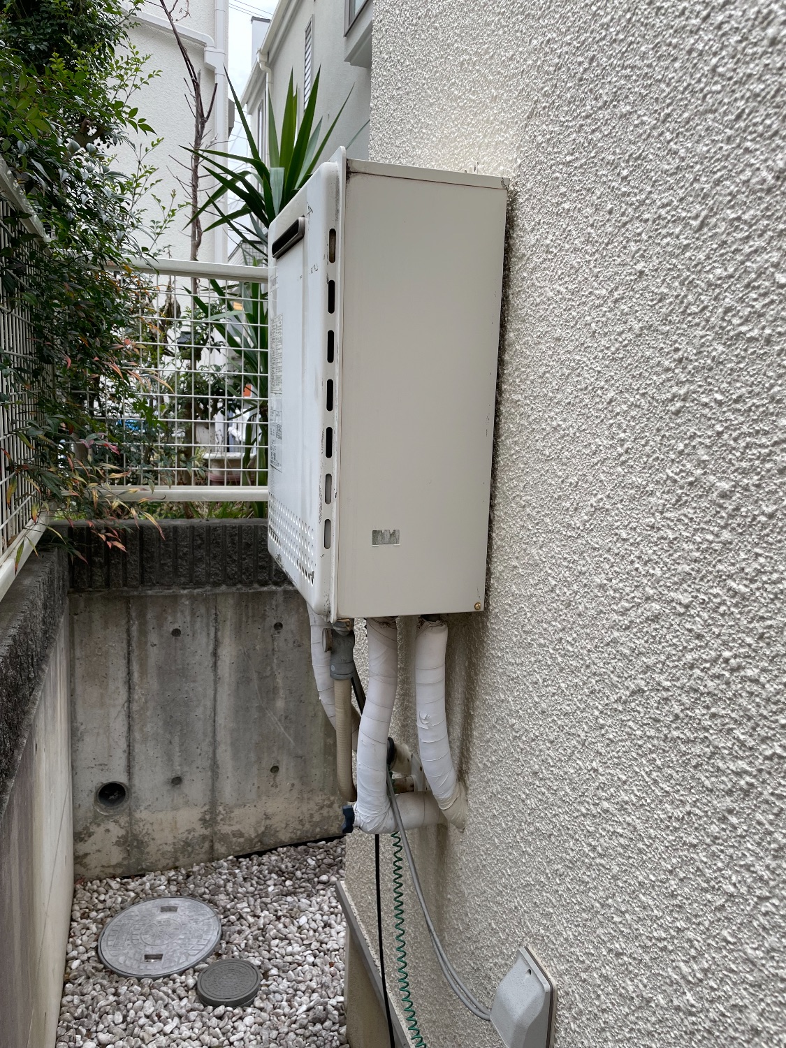 施工前 | 藤沢市周辺エリアのガス給湯器・電気温水器・エコキュート交換｜ 株式会社内藤商事