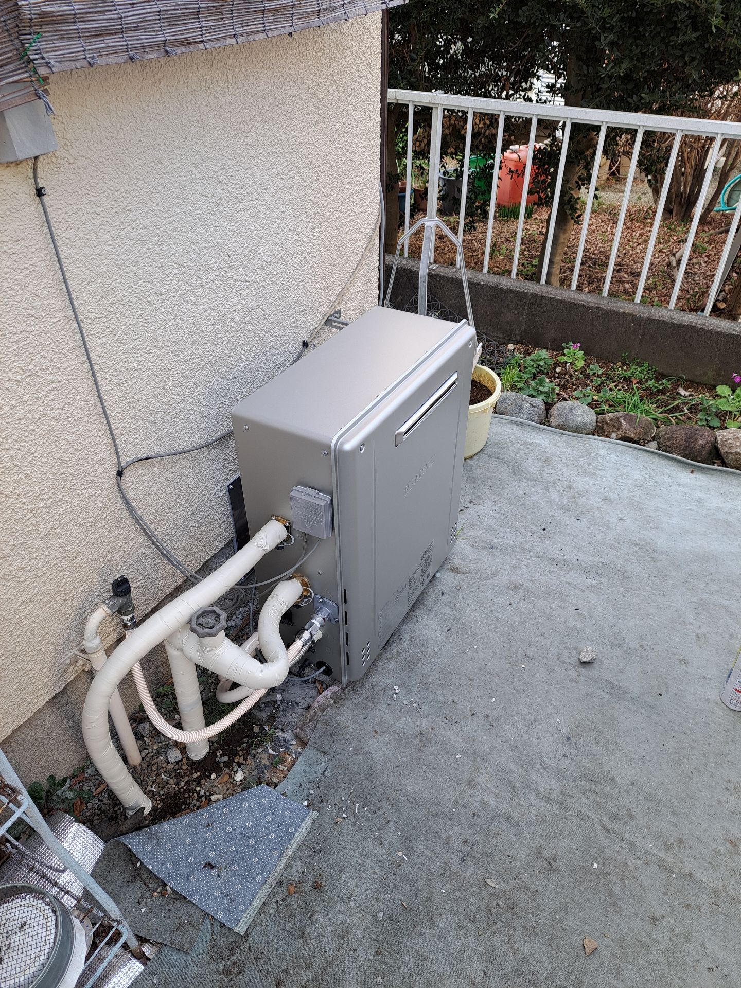 施工後 | 藤沢市周辺エリアのガス給湯器・電気温水器・エコキュート交換｜ 株式会社内藤商事