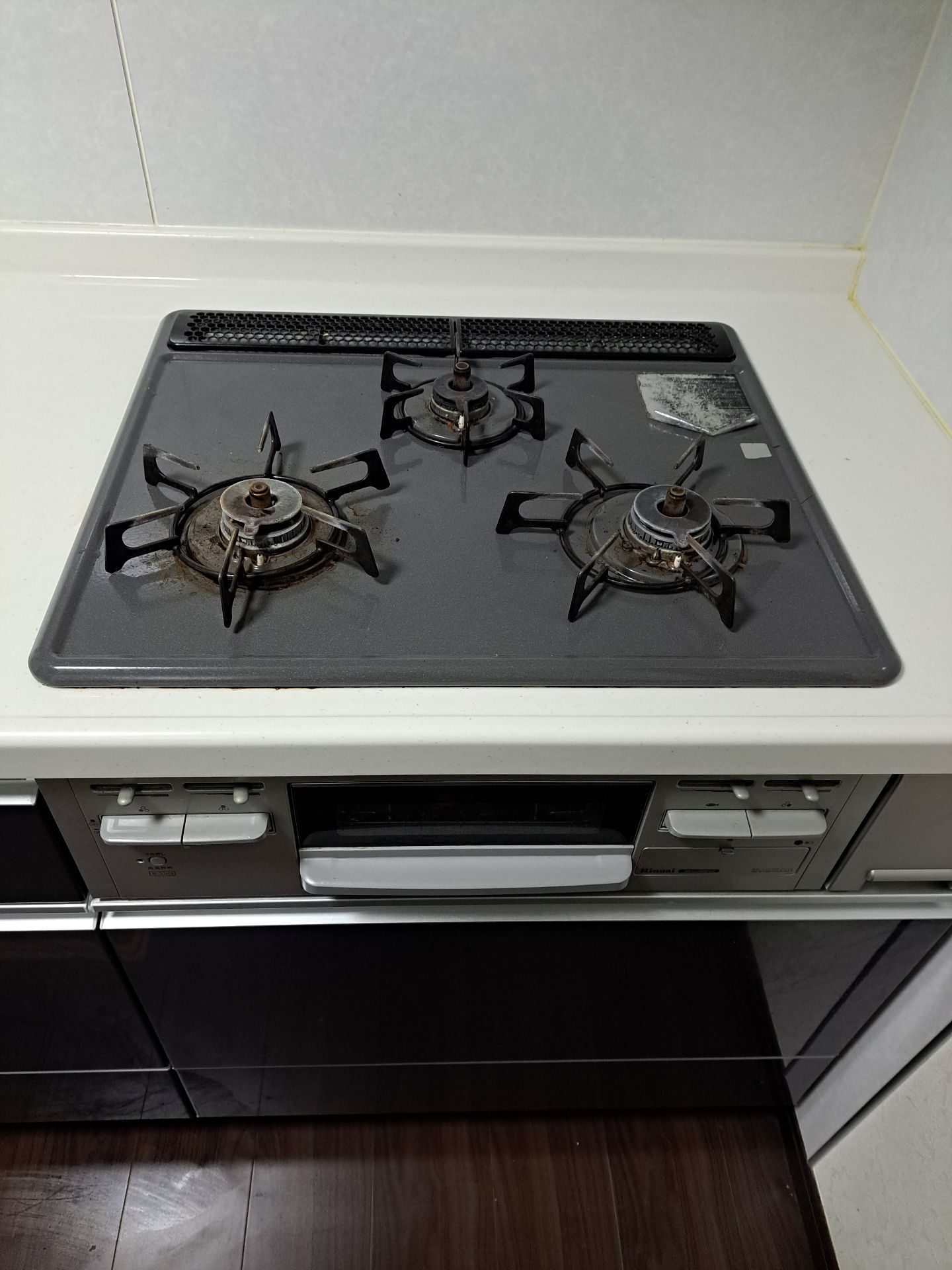 施工前 | 藤沢市周辺エリアのガス給湯器・電気温水器・エコキュート交換｜ 株式会社内藤商事