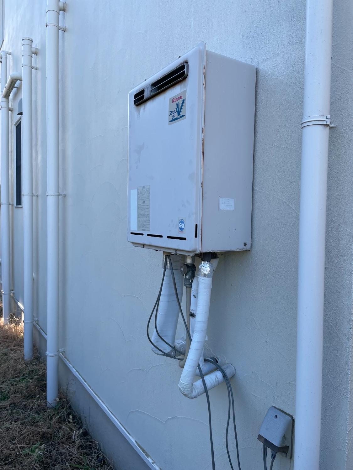 施工前 | 藤沢市周辺エリアのガス給湯器・電気温水器・エコキュート交換｜ 株式会社内藤商事