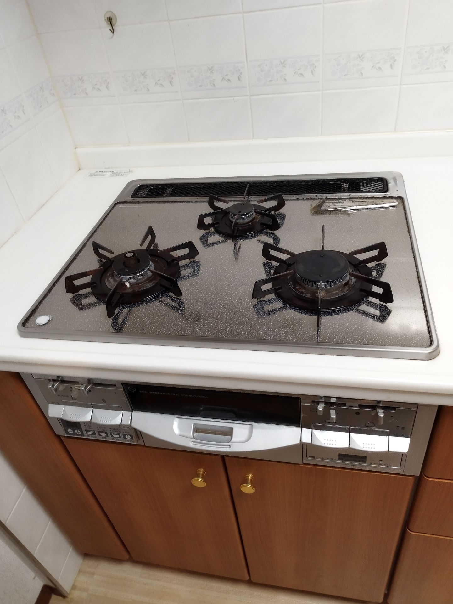 施工前 | 藤沢市周辺エリアのガス給湯器・電気温水器・エコキュート交換｜ 株式会社内藤商事