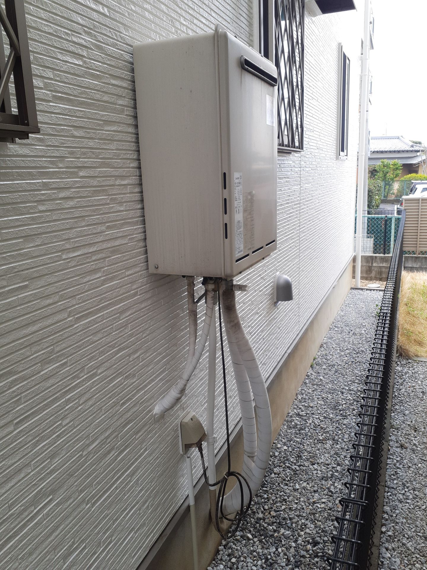 施工前 | 藤沢市周辺エリアのガス給湯器・電気温水器・エコキュート交換｜ 株式会社内藤商事