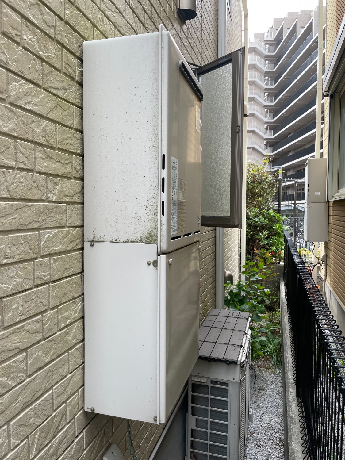 施工前 | 藤沢市周辺エリアのガス給湯器・電気温水器・エコキュート交換｜ 株式会社内藤商事