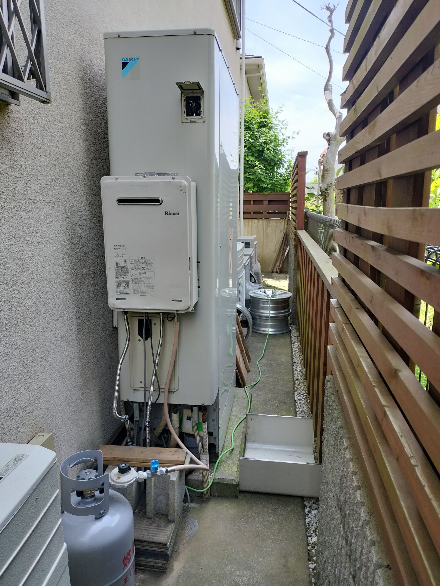 施工前 | 藤沢市周辺エリアのガス給湯器・電気温水器・エコキュート交換｜ 株式会社内藤商事