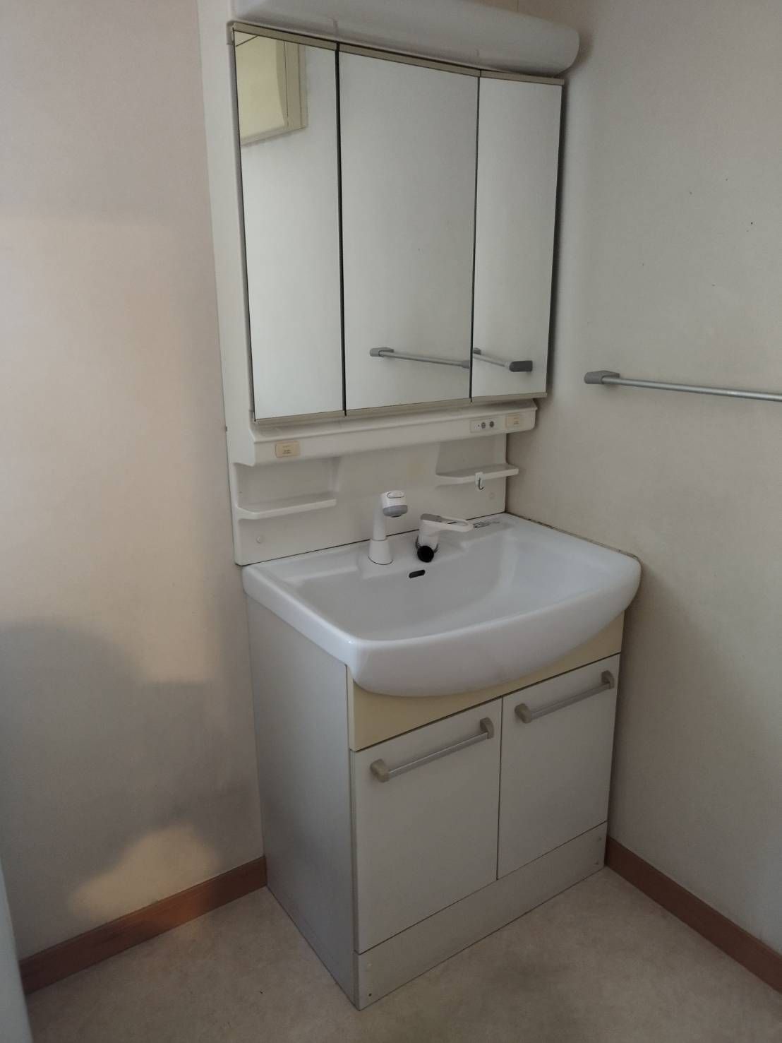 施工前 | 藤沢市周辺エリアのガス給湯器・電気温水器・エコキュート交換｜ 株式会社内藤商事