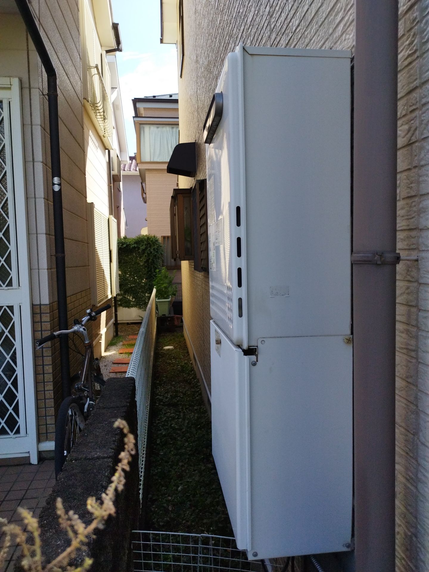 施工前 | 藤沢市周辺エリアのガス給湯器・電気温水器・エコキュート交換｜ 株式会社内藤商事