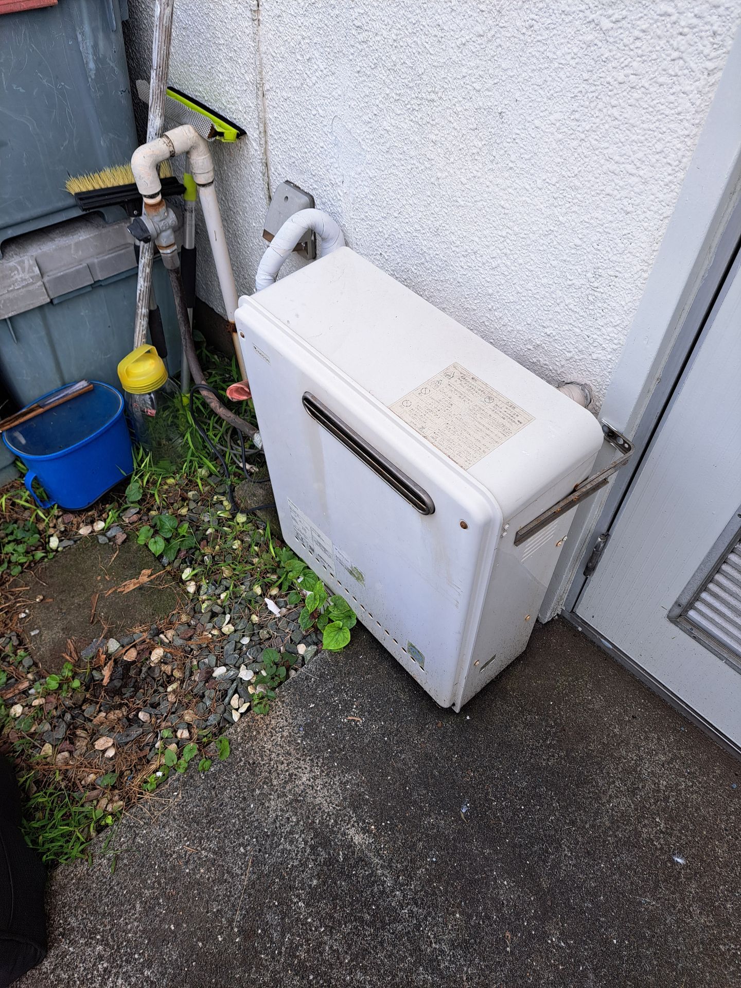 施工前 | 藤沢市周辺エリアのガス給湯器・電気温水器・エコキュート交換｜ 株式会社内藤商事