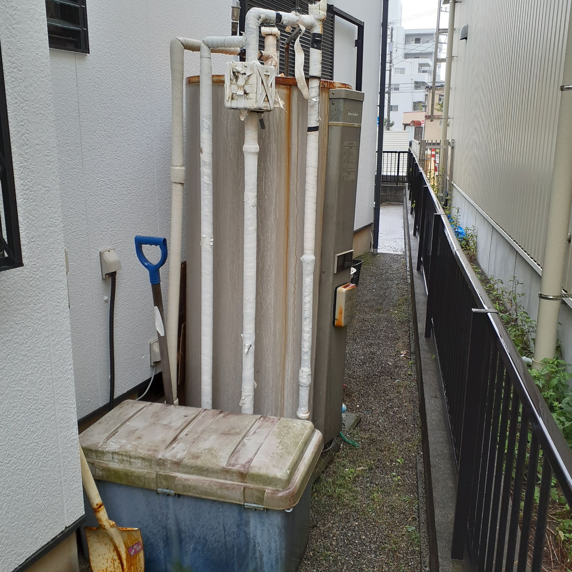 施工前 | 藤沢市周辺エリアのガス給湯器・電気温水器・エコキュート交換｜ 株式会社内藤商事