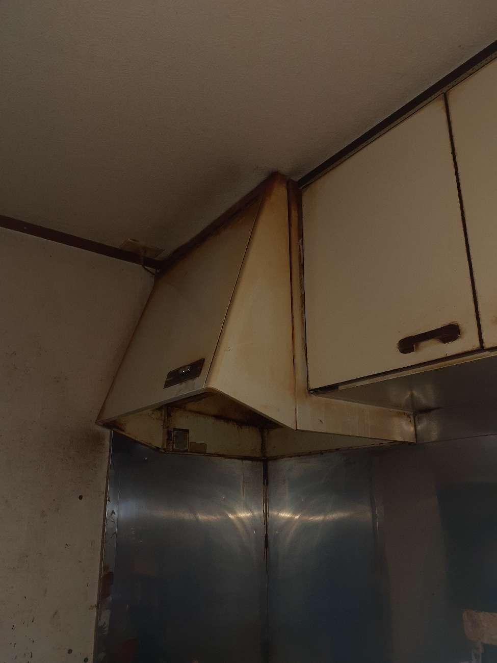 施工前 | 藤沢市周辺エリアのガス給湯器・電気温水器・エコキュート交換｜ 株式会社内藤商事