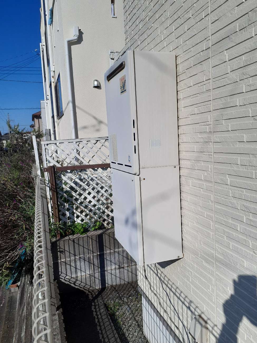 施工前 | 藤沢市周辺エリアのガス給湯器・電気温水器・エコキュート交換｜ 株式会社内藤商事