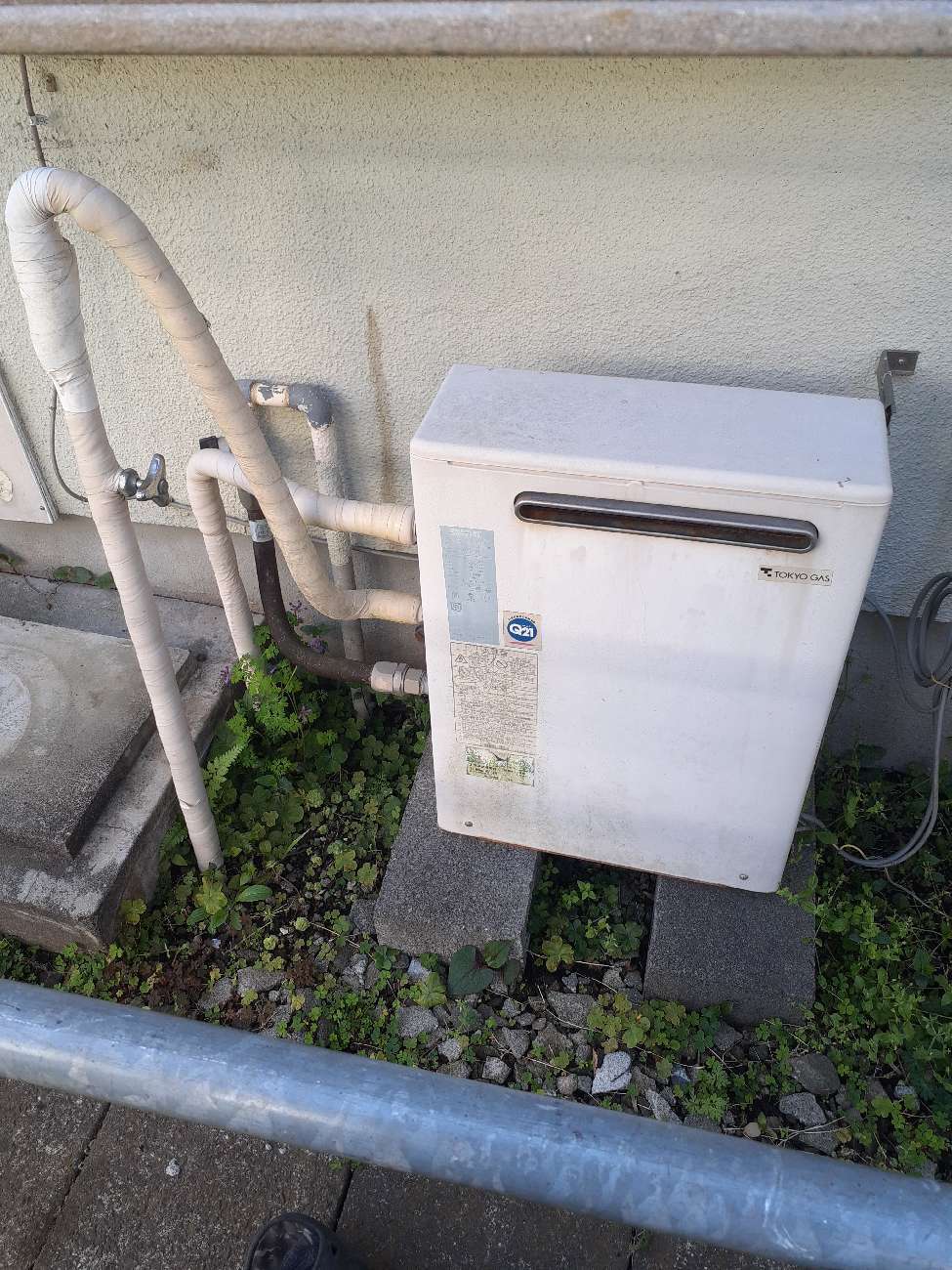 施工前 | 藤沢市周辺エリアのガス給湯器・電気温水器・エコキュート交換｜ 株式会社内藤商事