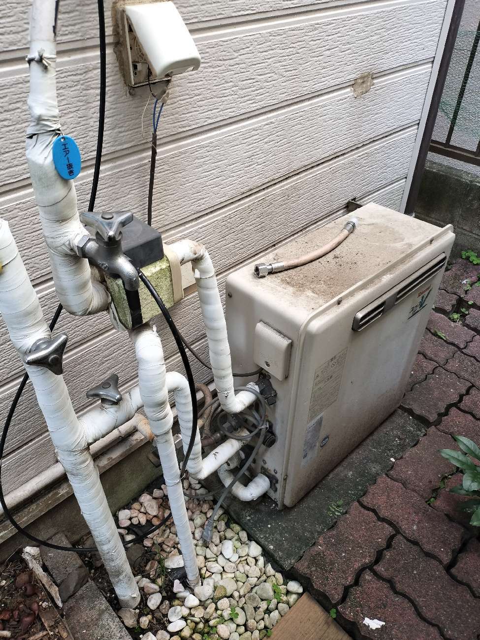 施工前 | 藤沢市周辺エリアのガス給湯器・電気温水器・エコキュート交換｜ 株式会社内藤商事