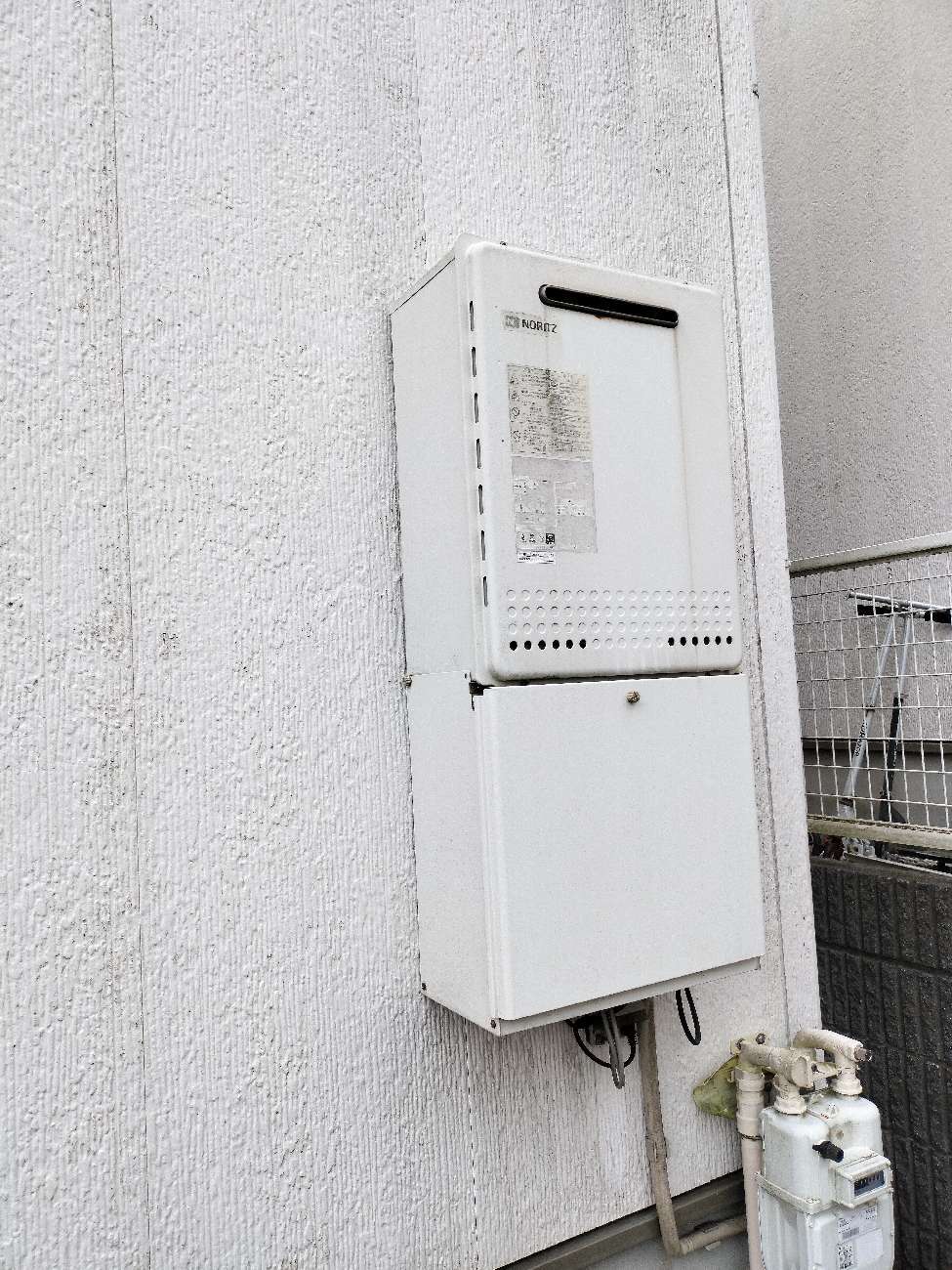 施工前 | 藤沢市周辺エリアのガス給湯器・電気温水器・エコキュート交換｜ 株式会社内藤商事