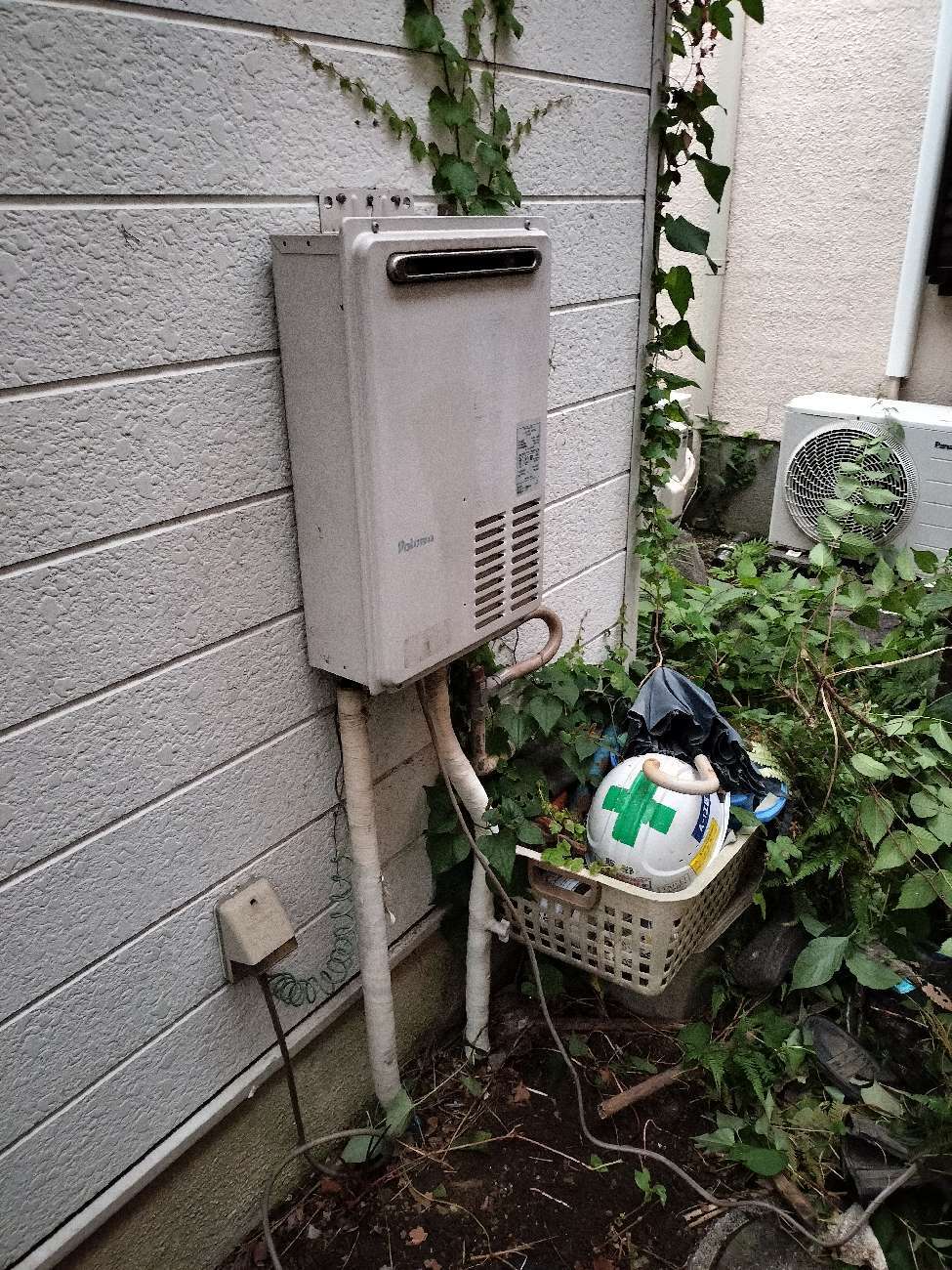 施工前 | 藤沢市周辺エリアのガス給湯器・電気温水器・エコキュート交換｜ 株式会社内藤商事