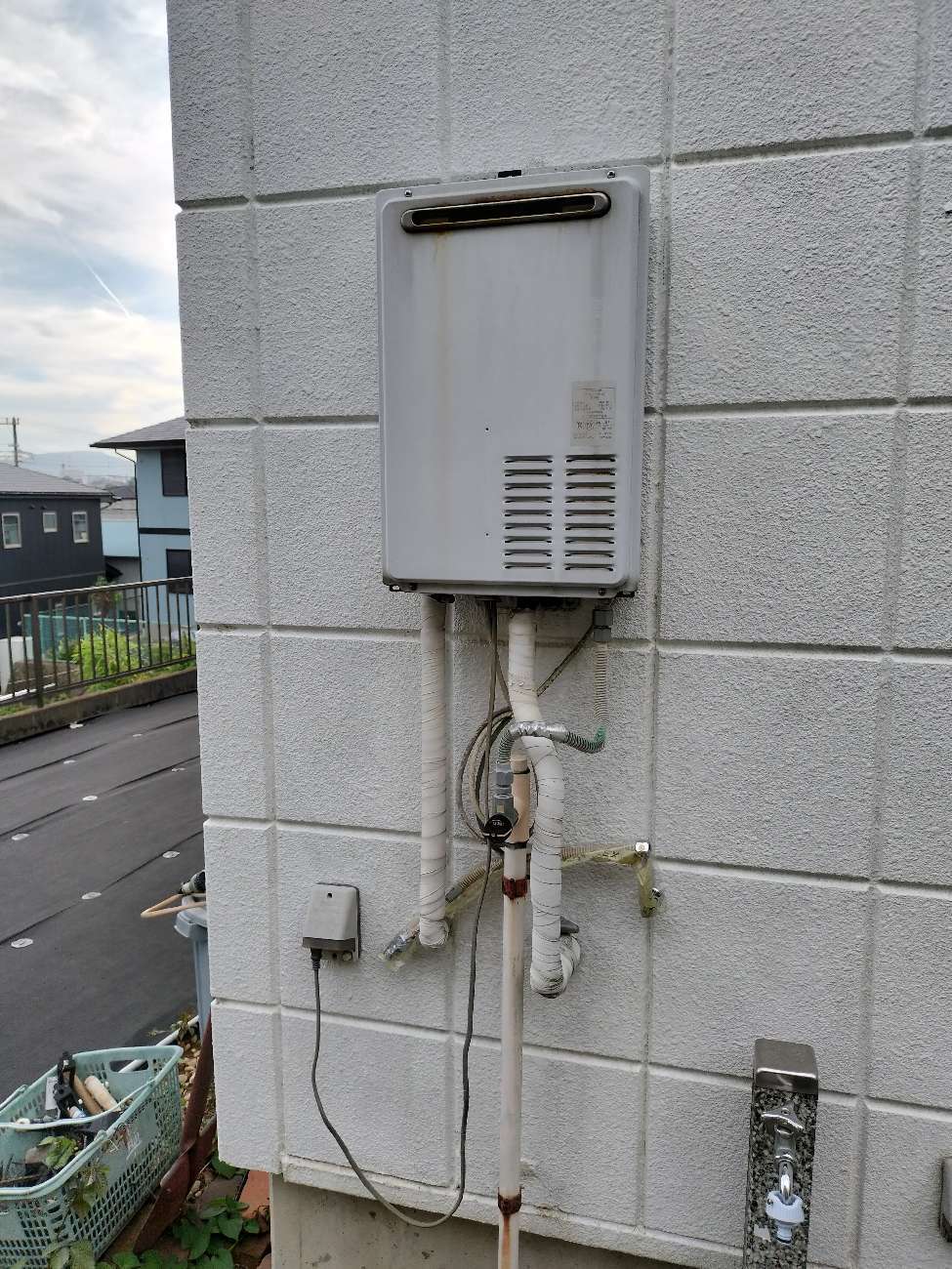 施工前 | 藤沢市周辺エリアのガス給湯器・電気温水器・エコキュート交換｜ 株式会社内藤商事