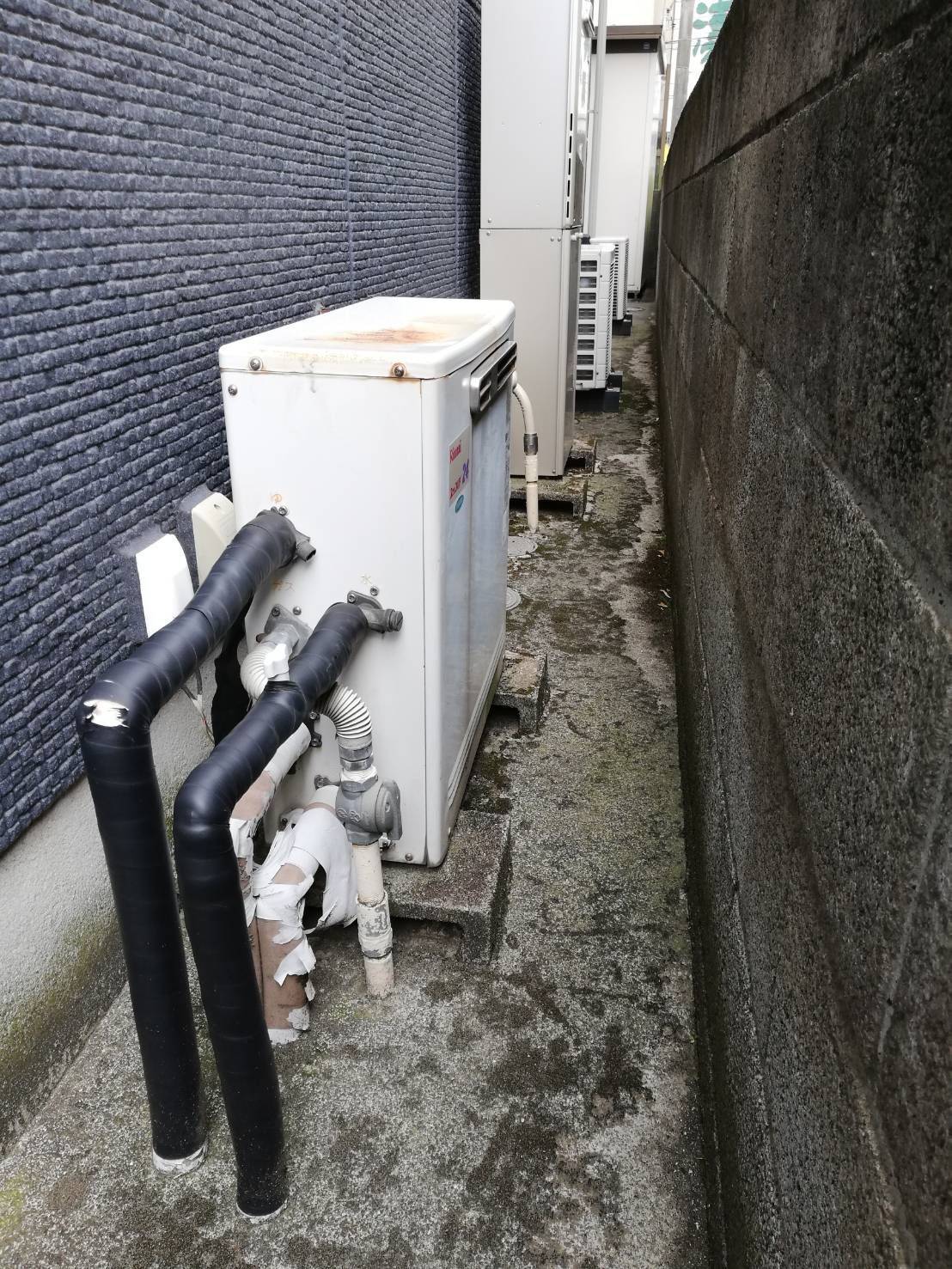 施工前 | 藤沢市周辺エリアのガス給湯器・電気温水器・エコキュート交換｜ 株式会社内藤商事