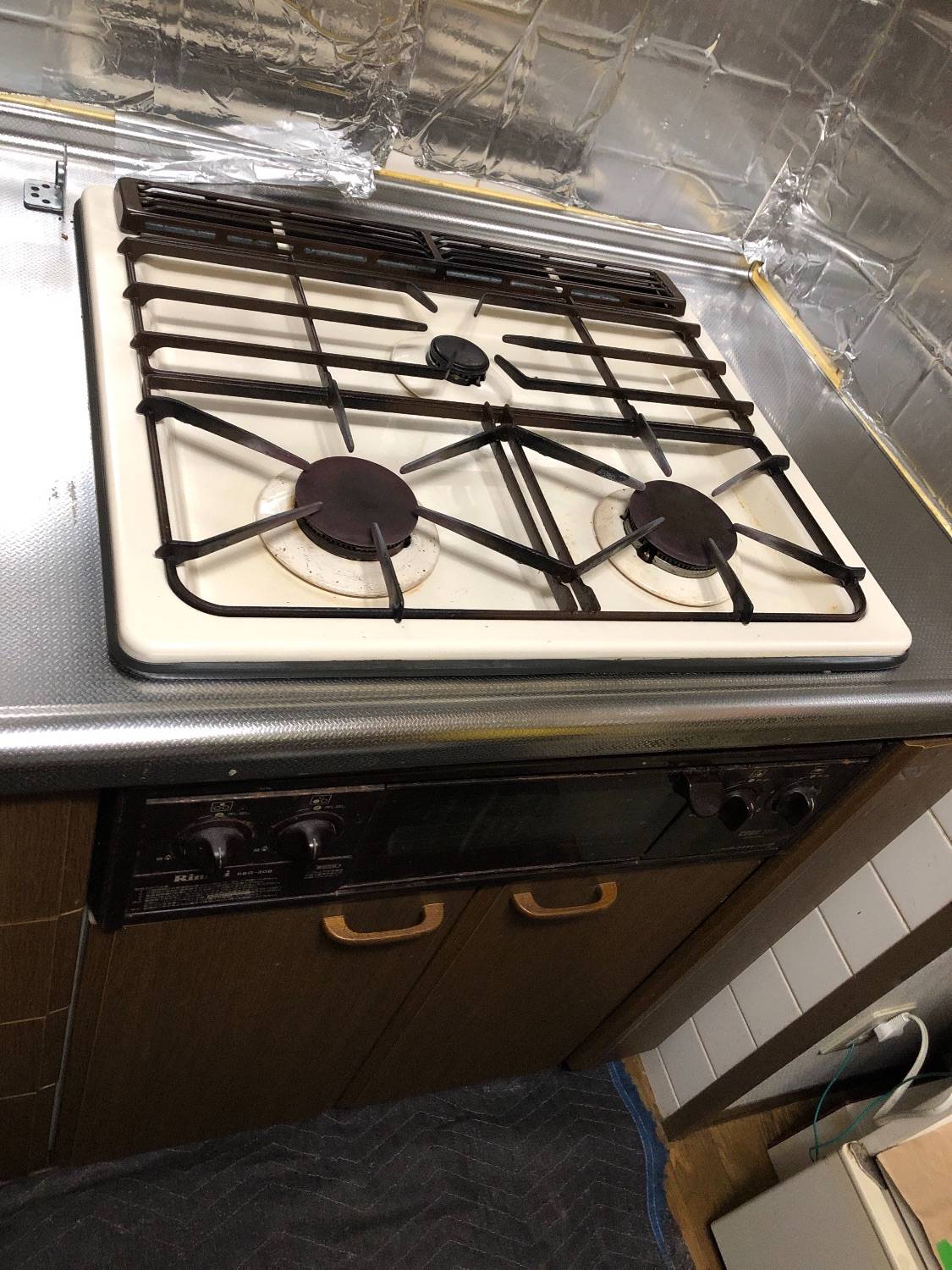 施工前 | 藤沢市周辺エリアのガス給湯器・電気温水器・エコキュート交換｜ 株式会社内藤商事