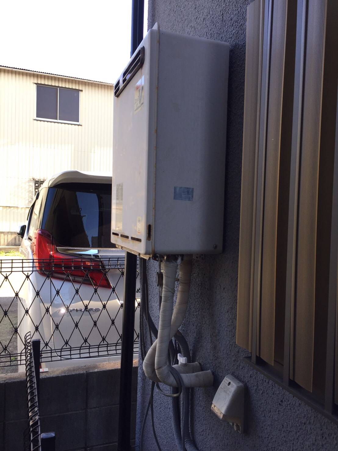 施工前 | 藤沢市周辺エリアのガス給湯器・電気温水器・エコキュート交換｜ 株式会社内藤商事