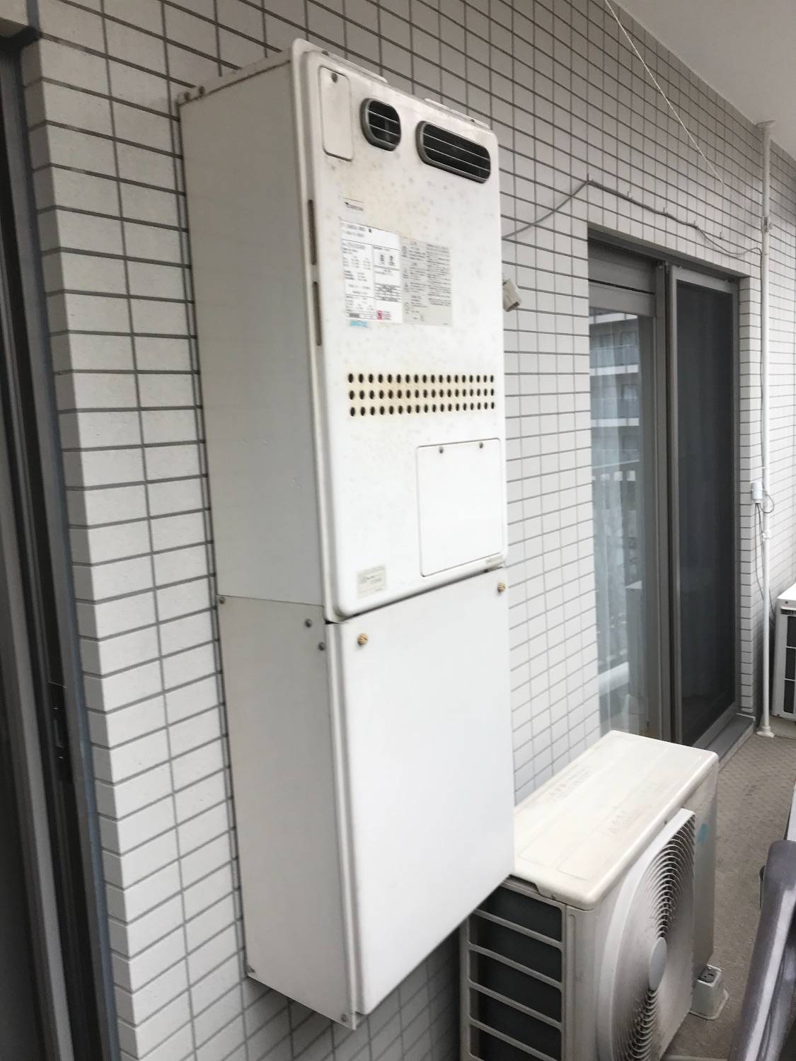 施工前 | 藤沢市周辺エリアのガス給湯器・電気温水器・エコキュート交換｜ 株式会社内藤商事