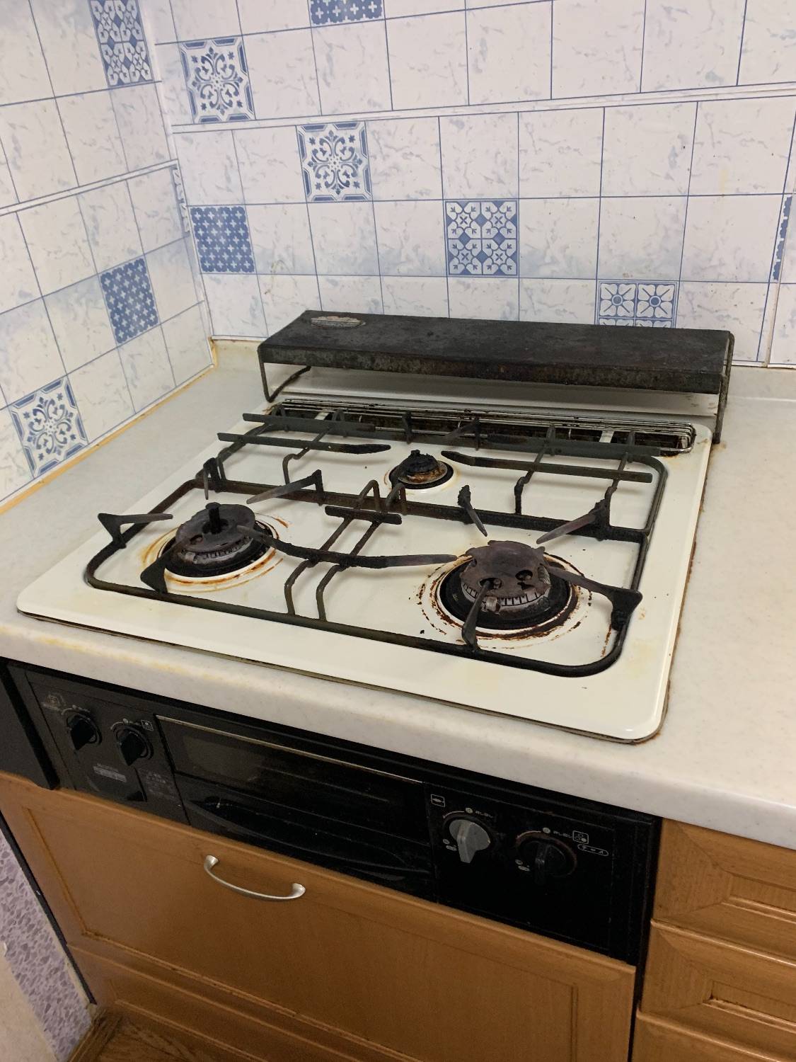 施工前 | 藤沢市周辺エリアのガス給湯器・電気温水器・エコキュート交換｜ 株式会社内藤商事